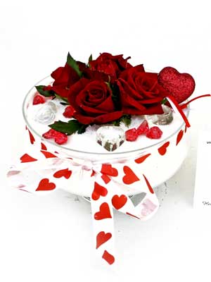 Ankara Bat�kent Bat�kent �i�ek�i firmas� �r�n�m�z Cam da k�pk�rm�z� 5 g�l Ankara �i�ek g�nder firmas� �ahane �r�n�m�z 